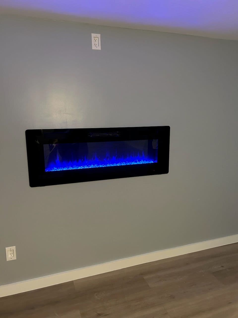 Gallery photos for Stunning Modern Fireplace Installation in [Location]: Image #1